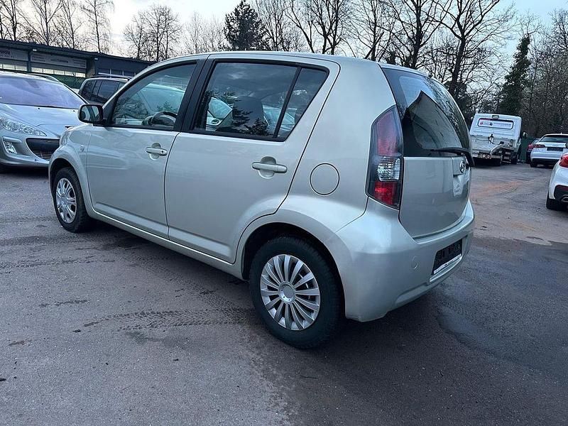 Gebraucht Daihatsu Sirion 91 PS (66 kW) 2008 Grau Kleinwagen