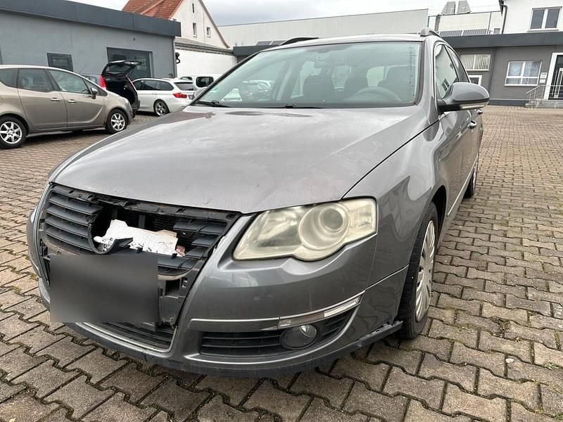 Grau Gebraucht 2006 VW Passat Kombi | 1.200 € (Superpreis) - Bild 1/4