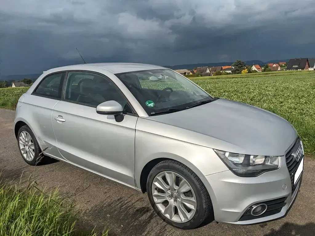 Gebraucht Audi A1 Ambition 105 PS (77 kW) 2012 Grau Kleinwagen