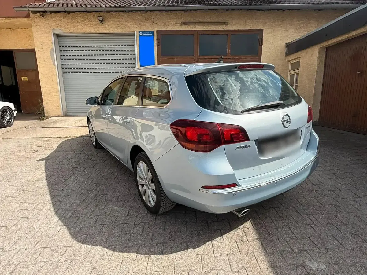 Gebraucht Opel Astra 140 PS (102 kW) 2016 Blau Kombi