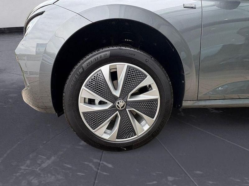 Gebraucht Skoda Kamiq Drive 95 PS (69 kW) 2025 Grau SUV