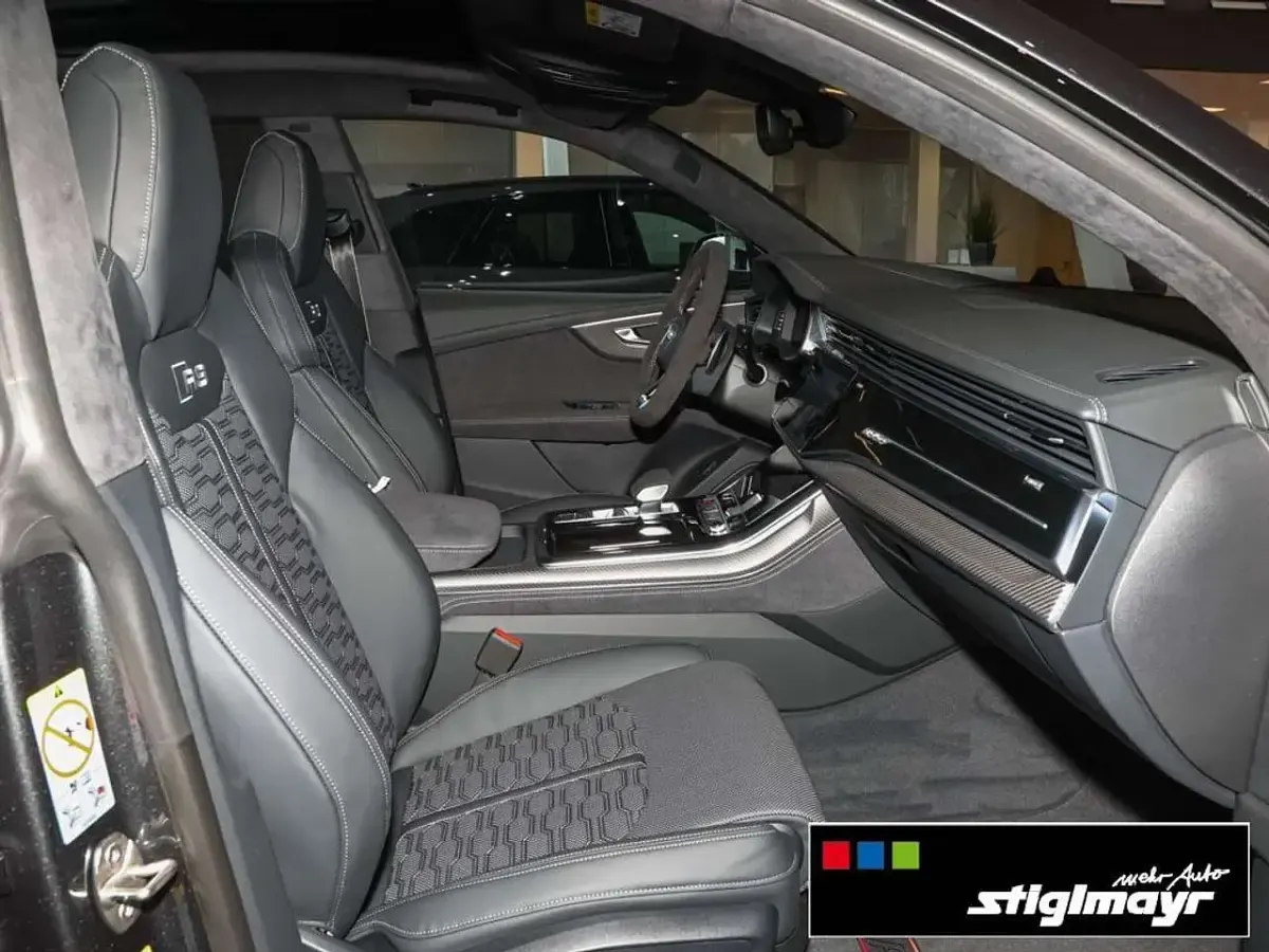 Neu Audi RS Q8 Performance 640 PS (470 kW) 2026 Daytonagrau perleffekt SUV