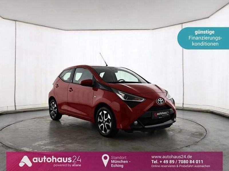 Rot Gebraucht 2021 Toyota Aygo Team Kleinwagen | 12.550 € (Guter Preis) - Bild 1/4
