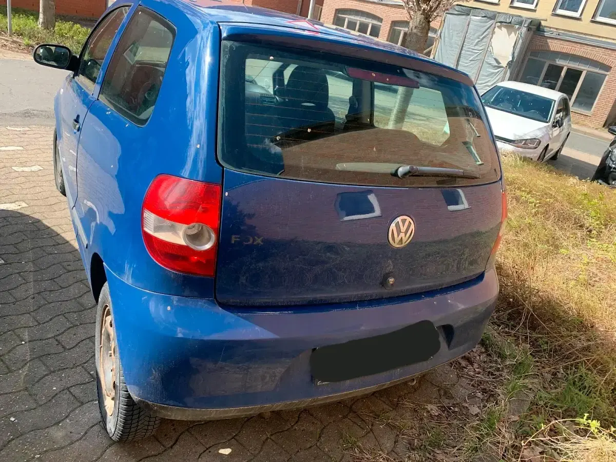 Gebraucht VW Fox 54 PS (39 kW) 2005 Blau Kleinwagen