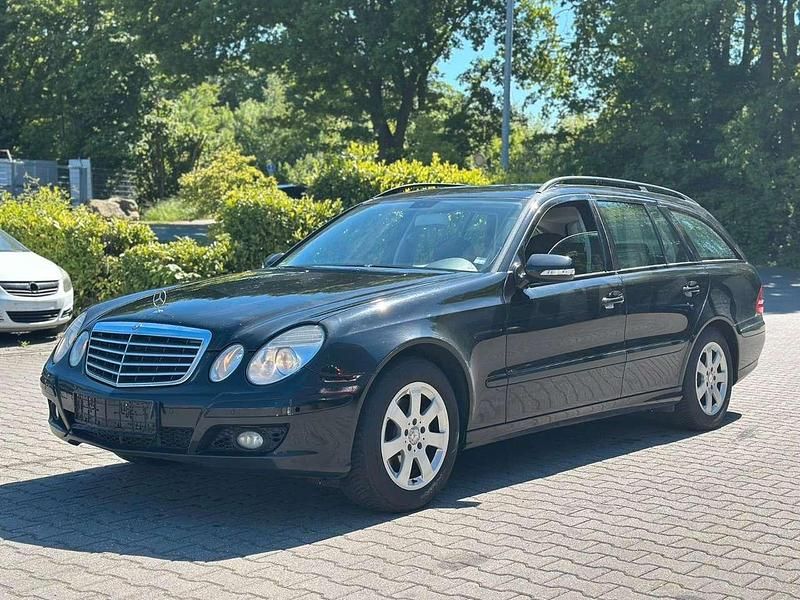 Schwarz Gebraucht 2008 Mercedes E200 Kombi | 2.500 € (Fairer Preis) - Bild 1/2