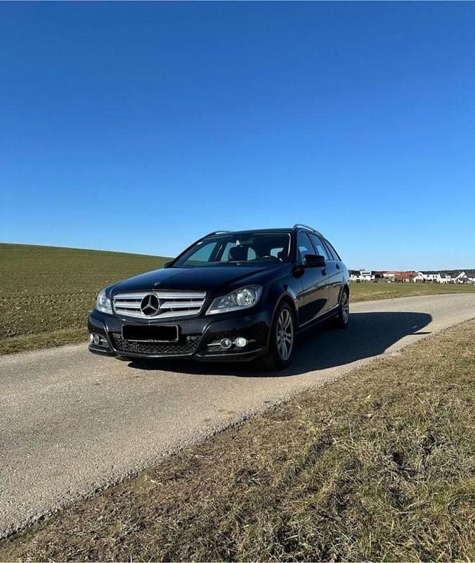 Gebraucht Mercedes C250 204 PS (150 kW) 2012 Schwarz Kombi