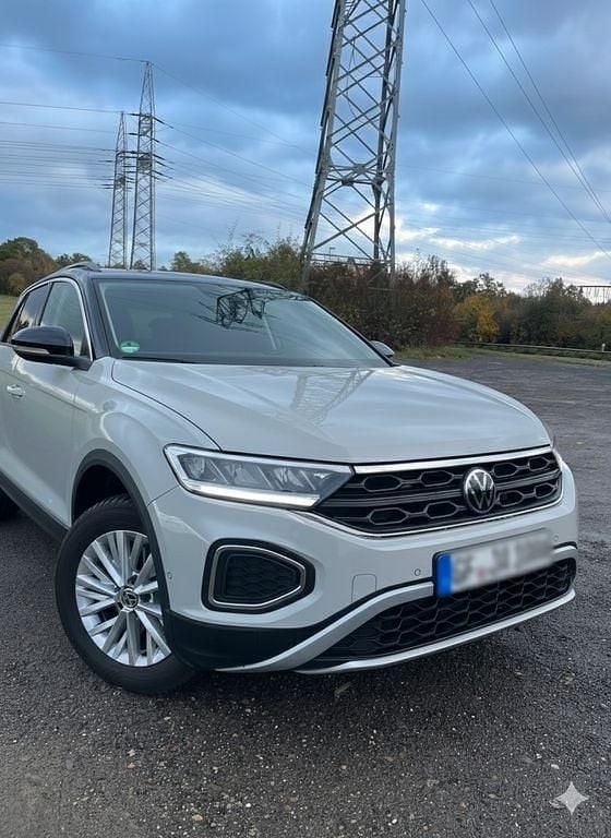 Beige Gebraucht 2024 VW T-Roc SUV | 20.599 € (Guter Preis) - Bild 1/4