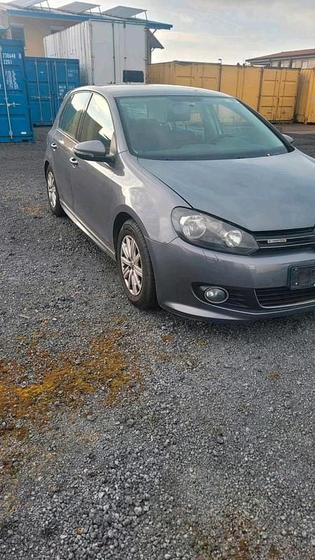 Gebraucht VW Golf VI 105 PS (77 kW) 2011 Grau Kleinwagen