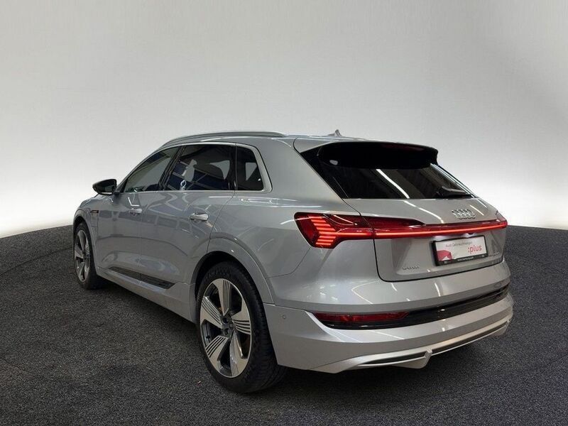Gebraucht Audi e-tron S-Line 300 kW (408 PS) 2021 Florettsilber metallic SUV