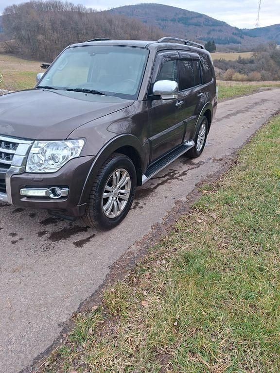 Gebraucht Mitsubishi Pajero Top 190 PS (139 kW) 2017 Braun SUV