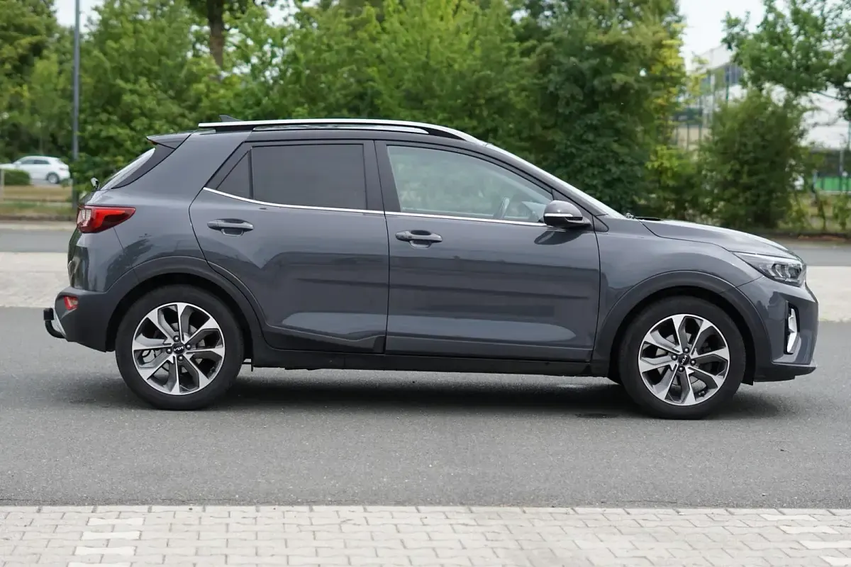 Gebraucht Kia Stonic Spirit 101 PS (74 kW) 2021 Grau SUV