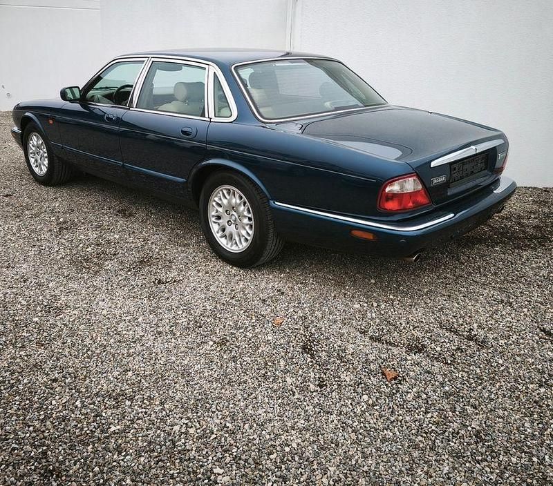 Gebraucht Jaguar XJ 237 PS (174 kW) 2001 Blau Limousine