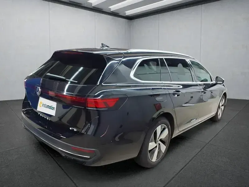 Gebraucht VW Passat 150 PS (110 kW) 2025 Schwarz Kombi