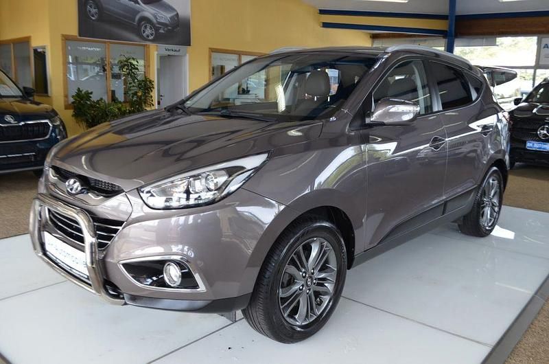 Braun Gebraucht 2014 Hyundai ix35 Edition SUV | 11.750 € (Etwas zu teuer) - Bild 1/4