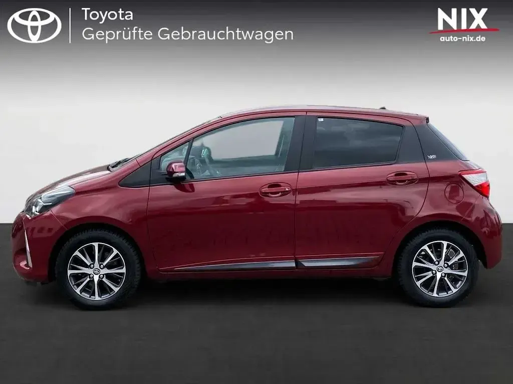 Gebraucht Toyota Yaris Basis 111 PS (81 kW) 2018 Tokiorot perleffekt Limousine
