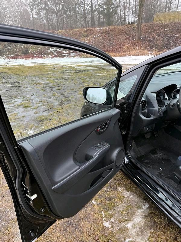 Gebraucht Honda Jazz Trend 99 PS (72 kW) 2011 Schwarz Kleinwagen