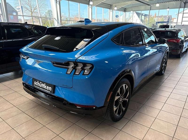 Gebraucht Ford Mustang Mach-E Extended Range 258 kW (351 PS) 2022 Grabber blue SUV