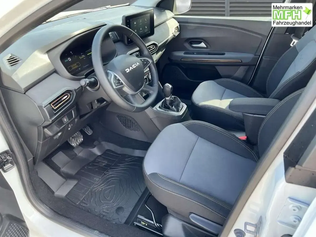 Neu Dacia Jogger Extreme 141 PS (103 kW) 2025 Arktisweiß Van / Kleinbus