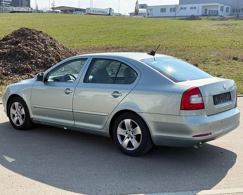 Gebraucht Skoda Octavia 140 PS (102 kW) 2010 Grün Limousine