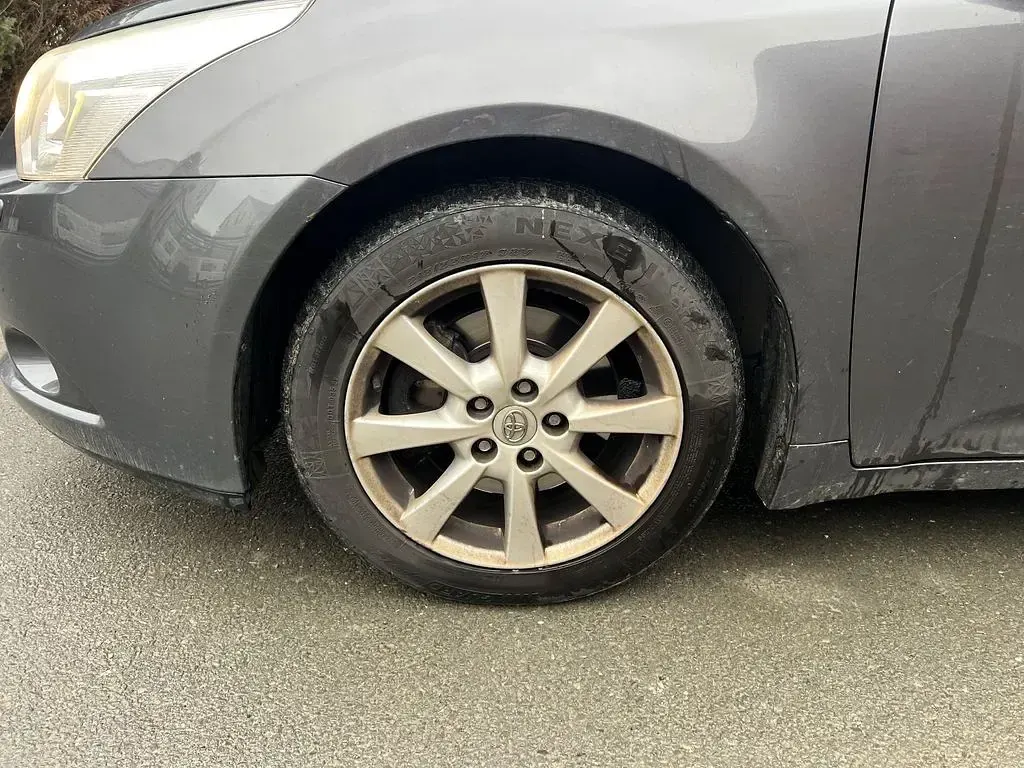 Gebraucht Toyota Avensis Sol 150 PS (110 kW) 2011 Grau Kombi