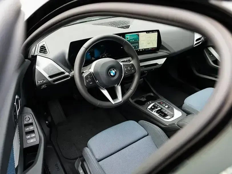 Używany BMW 120 Shadowline 170 KM (125 kW) 2025 Czarny Hatchback