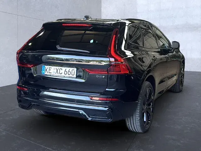 Neu Volvo XC60 Plus 250 PS (183 kW) 2025 Schwarz SUV