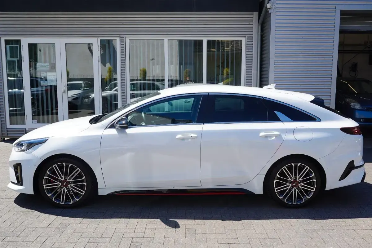 Używany Kia ProCeed GT 204 KM (150 kW) 2019 Biały Kombi