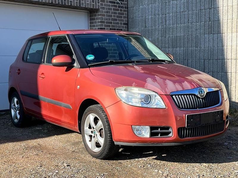 Gebraucht Skoda Fabia 69 PS (50 kW) 2008 Rot Limousine