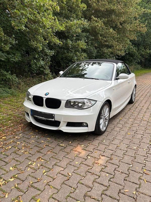 Weiß Gebraucht 2008 BMW 118 Cabriolet M Sport Cabrio | 6.500 € (Guter Preis) - Bild 1/4
