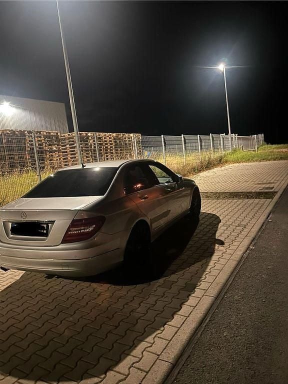 Gebraucht Mercedes C180 Avantgarde 156 PS (114 kW) 2013 Silber Limousine