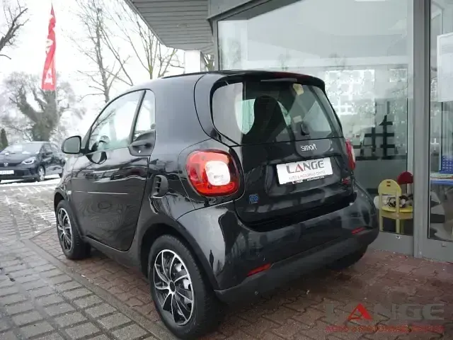 Gebraucht Smart ForTwo Electric Drive 60 kW (82 PS) 2021 Schwarz Kleinwagen