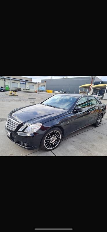 Schwarz Gebraucht 2009 Mercedes E220 Limousine | 9.500 € (Guter Preis) - Bild 1/4