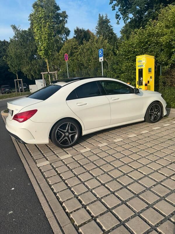Weiß Gebraucht 2014 Mercedes CLA220 AMG Limousine | 18.000 € (Fairer Preis) - Bild 1/4