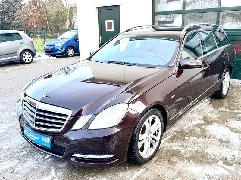 Gebraucht Mercedes E300 Avantgarde 231 PS (169 kW) 2012 Braun Limousine