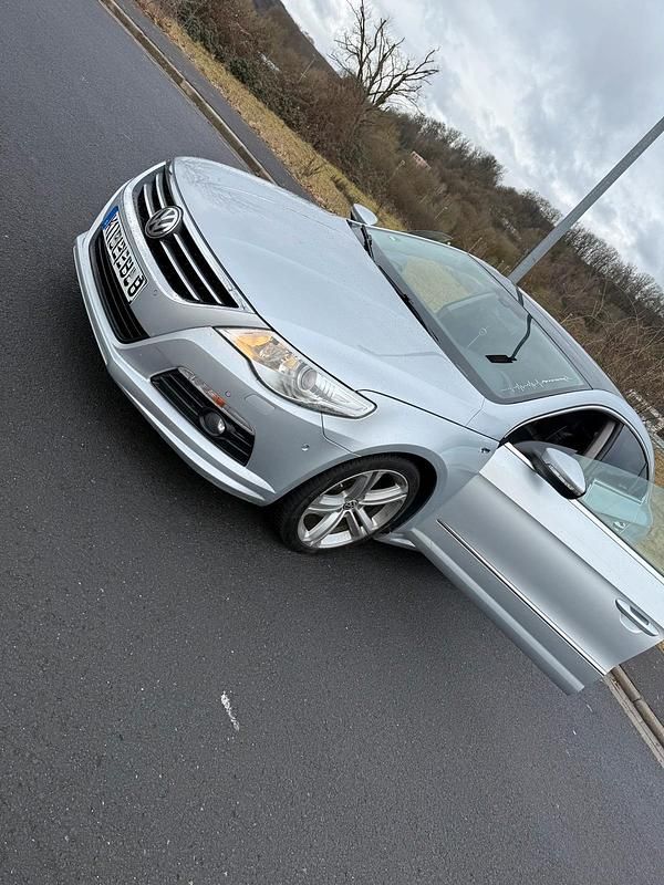 Gebraucht VW Passat 140 PS (102 kW) 2011 Silber Limousine