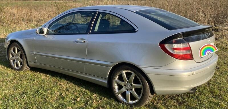 Silber Gebraucht 2004 Mercedes C180 Coupé | 2.440 € (Fairer Preis) - Bild 1/4