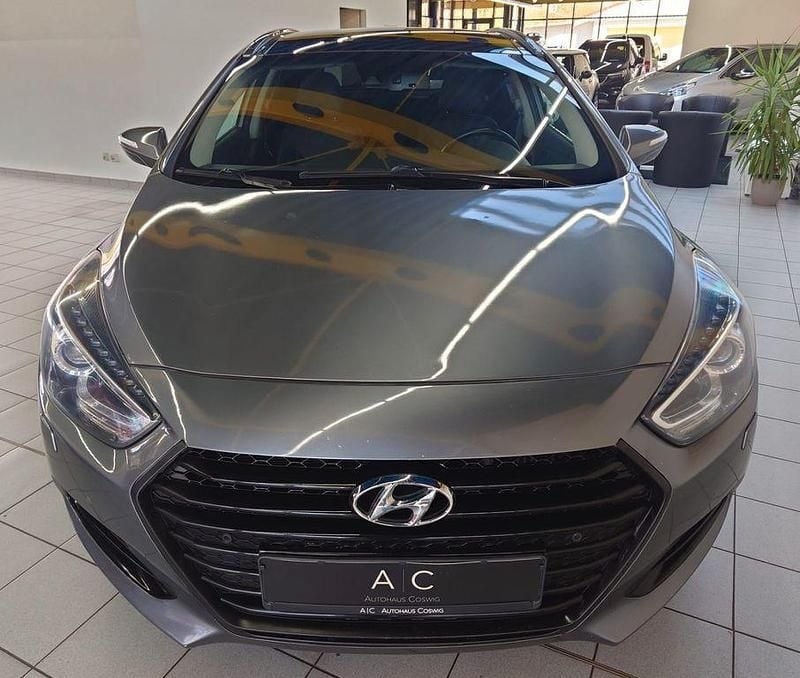 Gebraucht Hyundai i40 Style 141 PS (103 kW) 2017 Grau Kombi