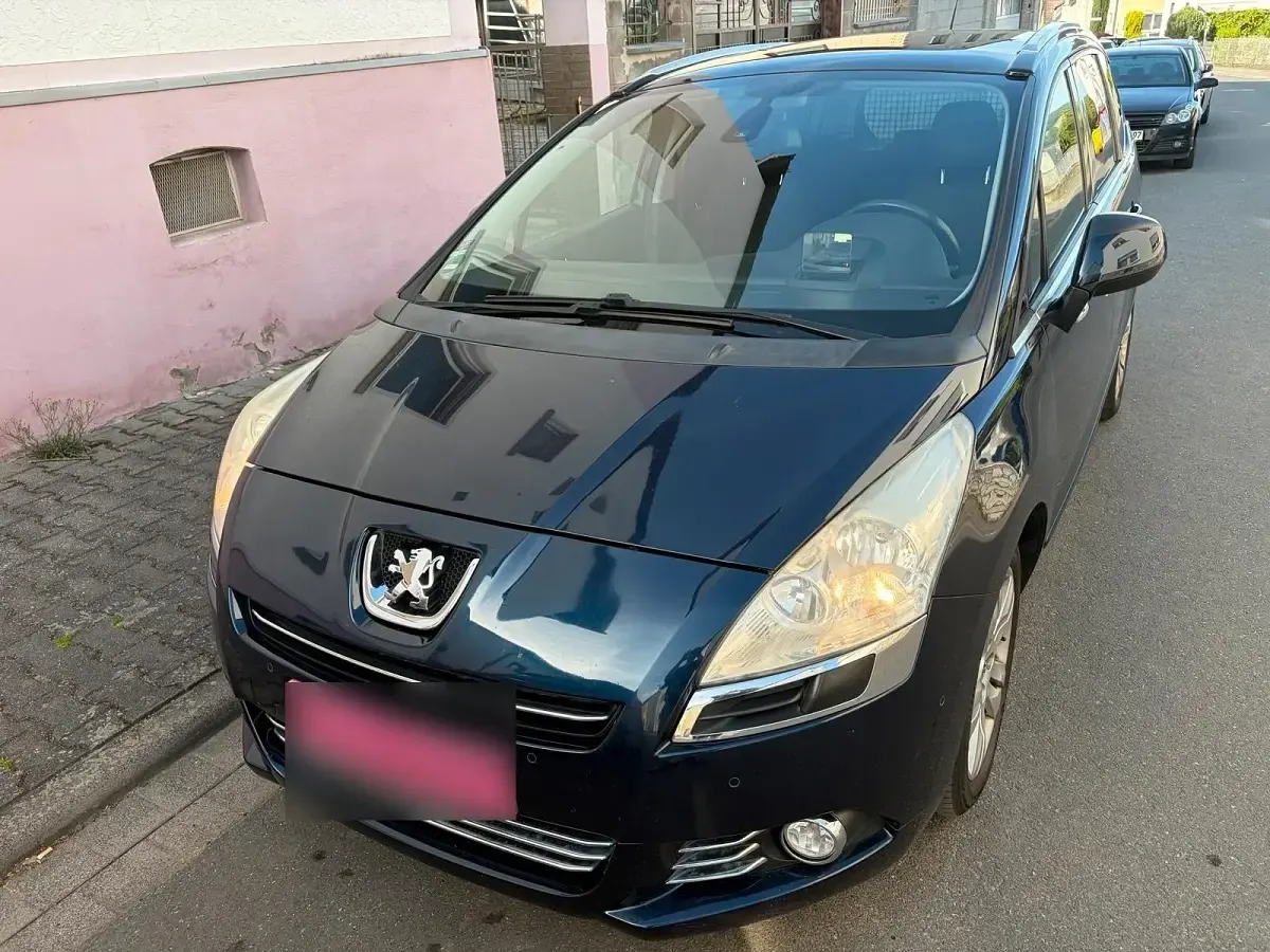 Gebraucht Peugeot 5008 112 PS (82 kW) 2011 Blau Van / Kleinbus