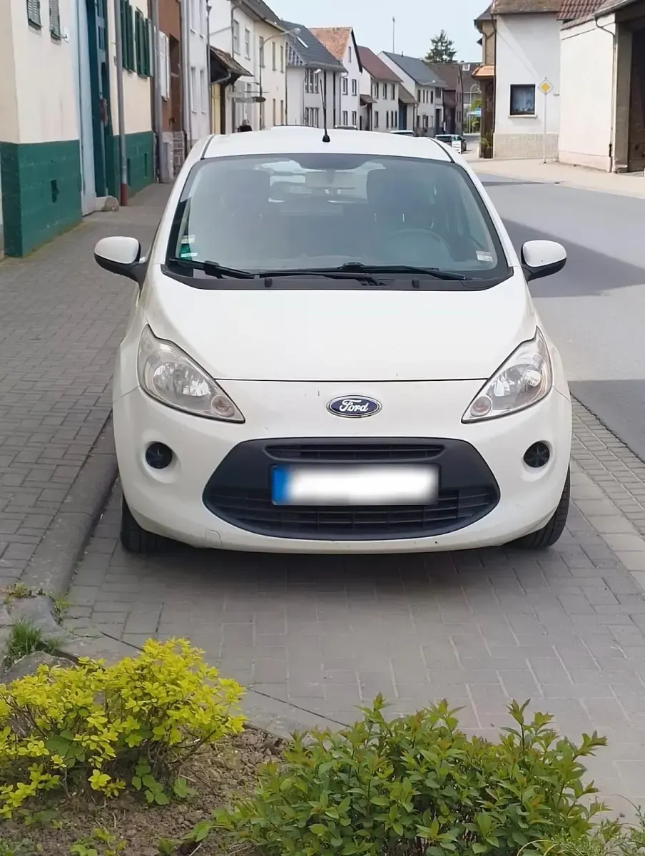 Gebraucht Ford Ka 69 PS (50 kW) 2012 Weiß Kleinwagen