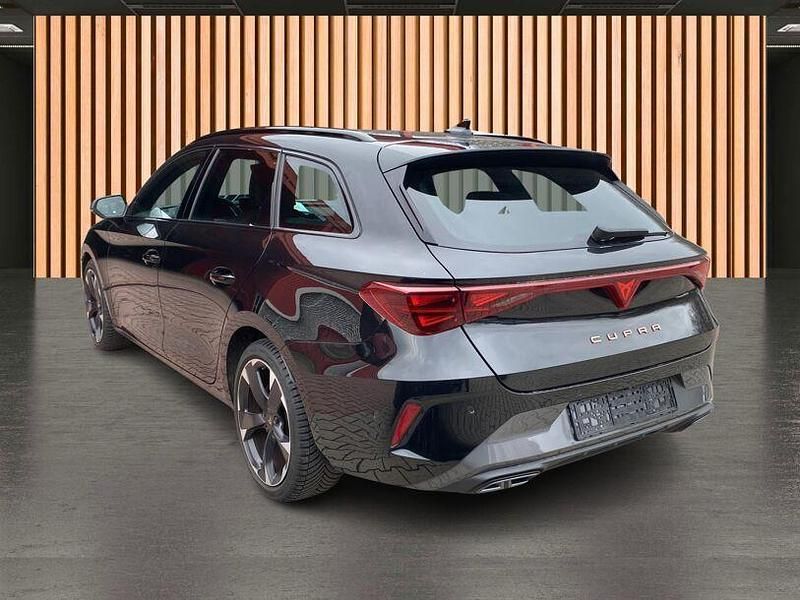 Gebraucht Cupra Leon 150 PS (110 kW) 2024 Mitternachtsschwarz Kombi