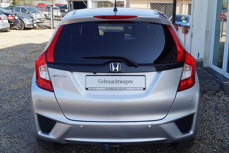 Gebraucht Honda Jazz Elegance 102 PS (75 kW) 2017 Alabaster silver m. Kleinwagen