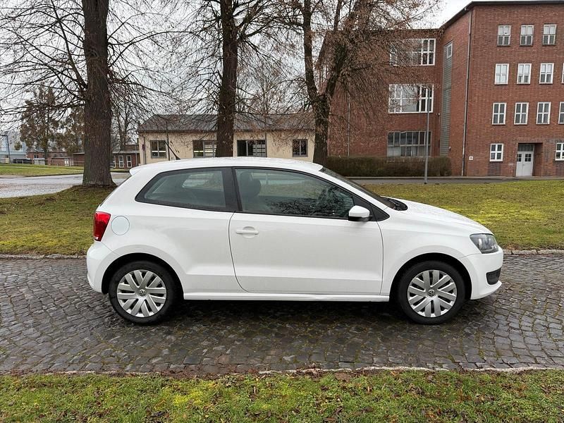 Używany VW Polo 60 KM (44 kW) 2012 Biały Hatchback