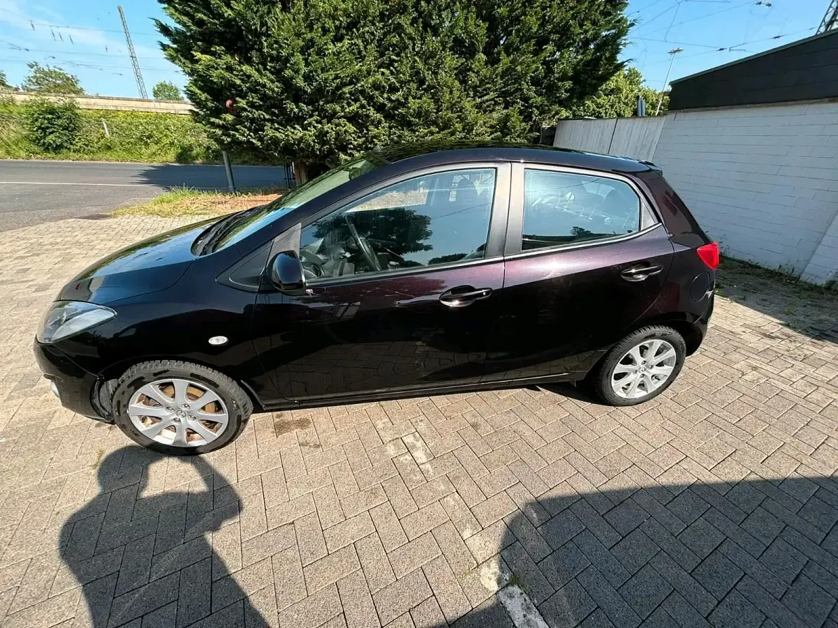 Gebraucht Mazda 2 75 PS (55 kW) 2012 Braun Kleinwagen