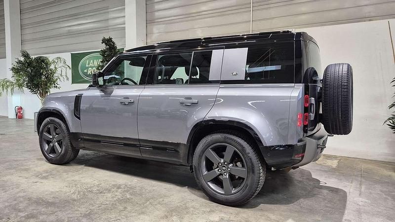 Gebraucht Land Rover Defender SE Dynamic 200 PS (147 kW) 2023 Eiger grey SUV