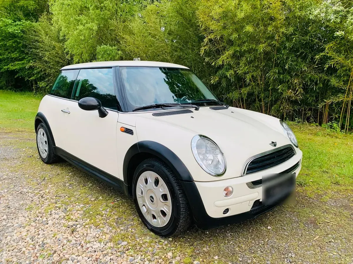 Gebraucht Mini Cooper 75 PS (55 kW) 2006 Weiß Kleinwagen