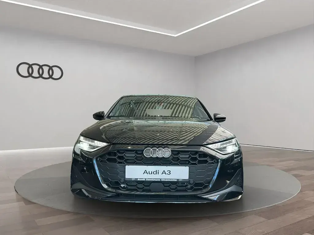 Neu Audi A3 Sportback e-tron Sport 150 PS (110 kW) 2026 Schwarz Kleinwagen