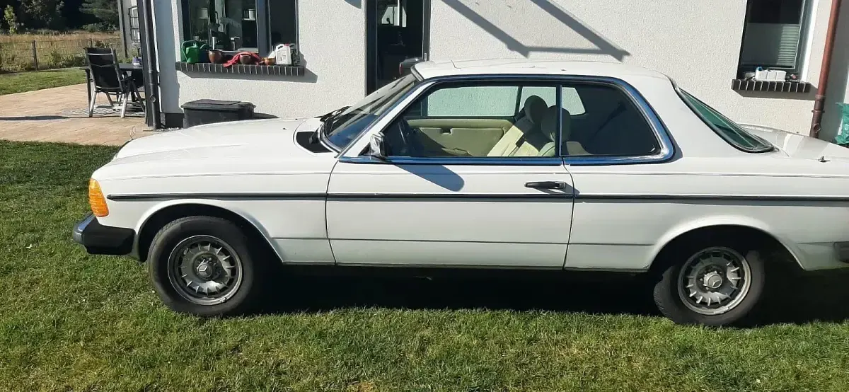 Gebraucht Mercedes 300 129 PS (94 kW) 1984 Weiß Coupé