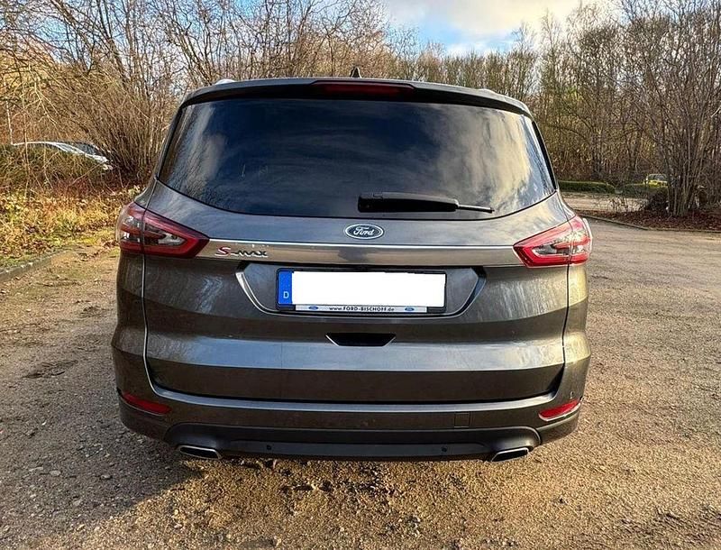 Gebraucht Ford S-MAX Titanium 190 PS (139 kW) 2020 Grau Van / Kleinbus