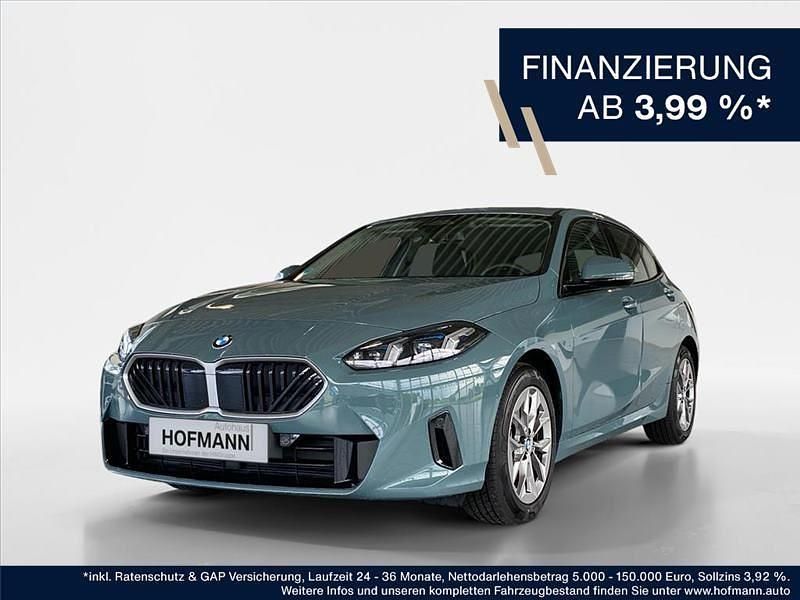 Cape york grün metallic Gebraucht 2024 BMW 120 Kleinwagen | 33.537 € (Guter Preis) - Bild 1/2