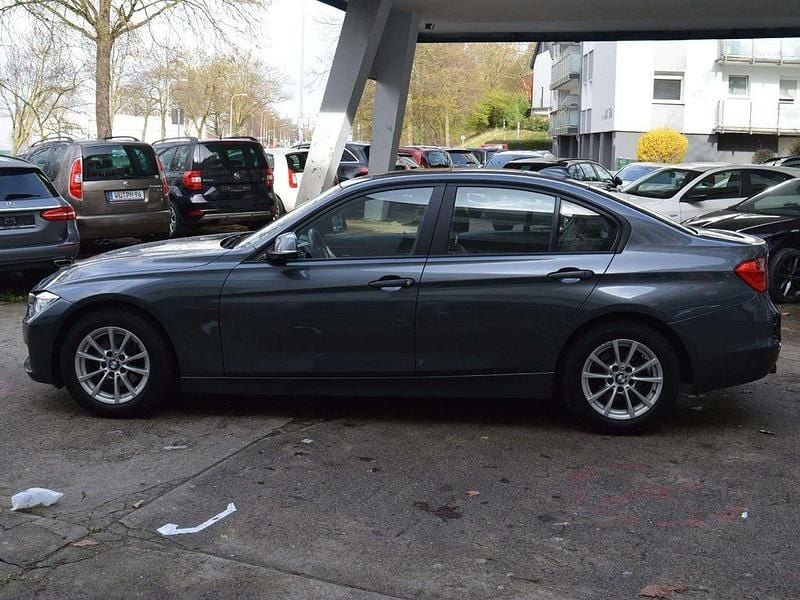 Gebraucht BMW 316 136 PS (100 kW) 2013 Grau Limousine